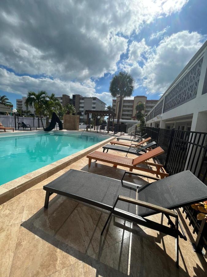 Holiday Isles Resort Madeira Beach Luaran gambar