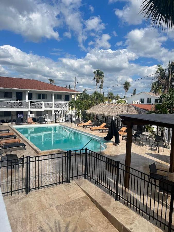 Holiday Isles Resort Madeira Beach Luaran gambar